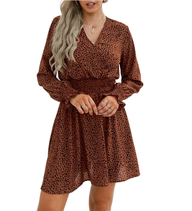 Elegant dress for women with a fitted elastic and long sleeves Lune London