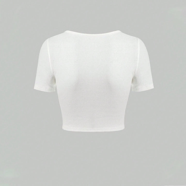 Short top for women with V neckline and decorative ring detail Chic & Stil