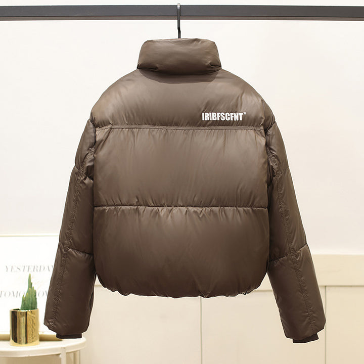 Short and trendy down jacket for women with practical entry pockets Lune London