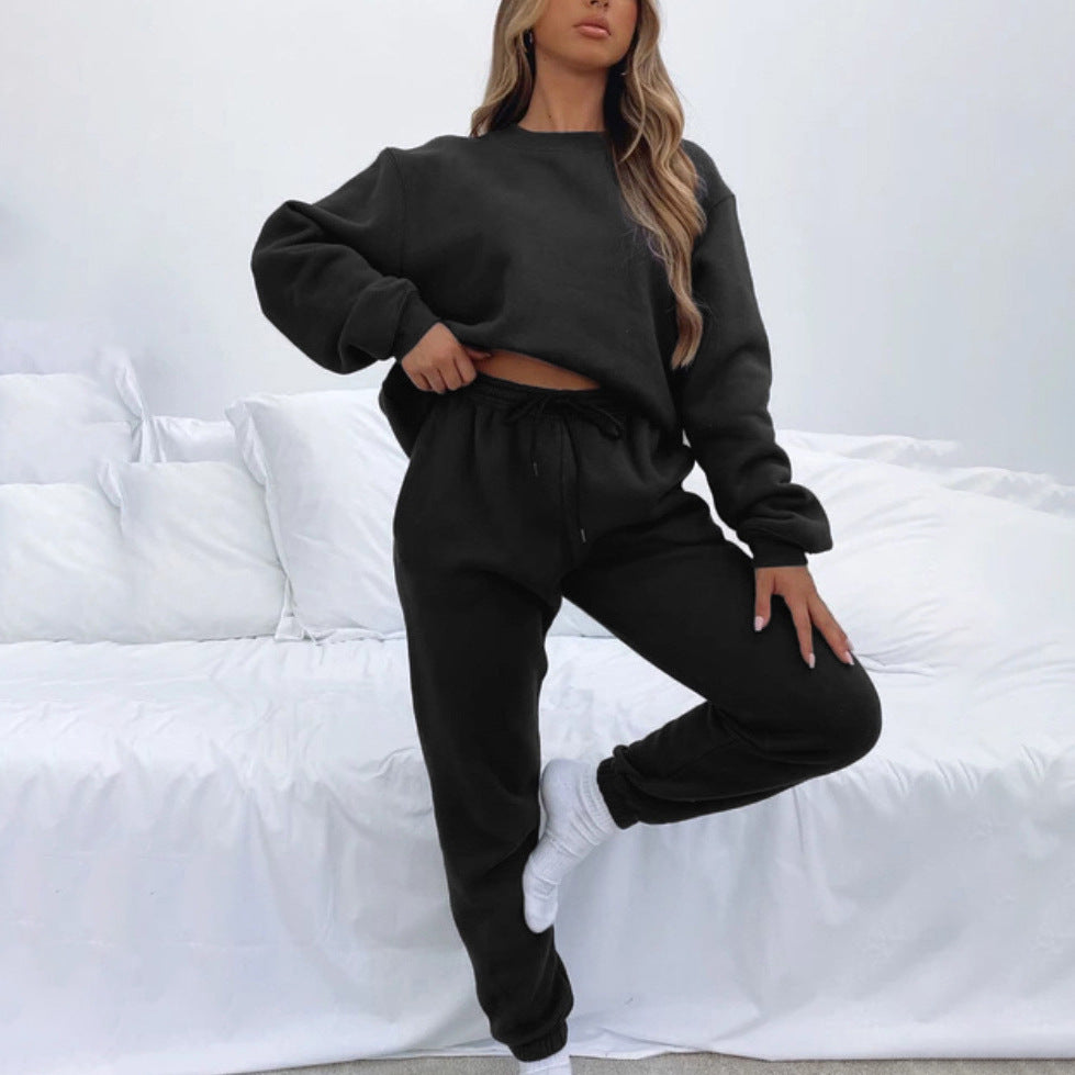 Women's comfortable feel-good jogging suit with relaxed fit and elastic waistband Chic & Stil