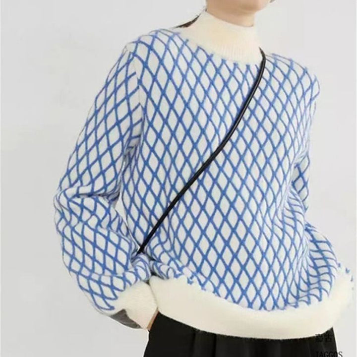 Knitted sweater for women with a modern diamond pattern and contrasting details Lune London