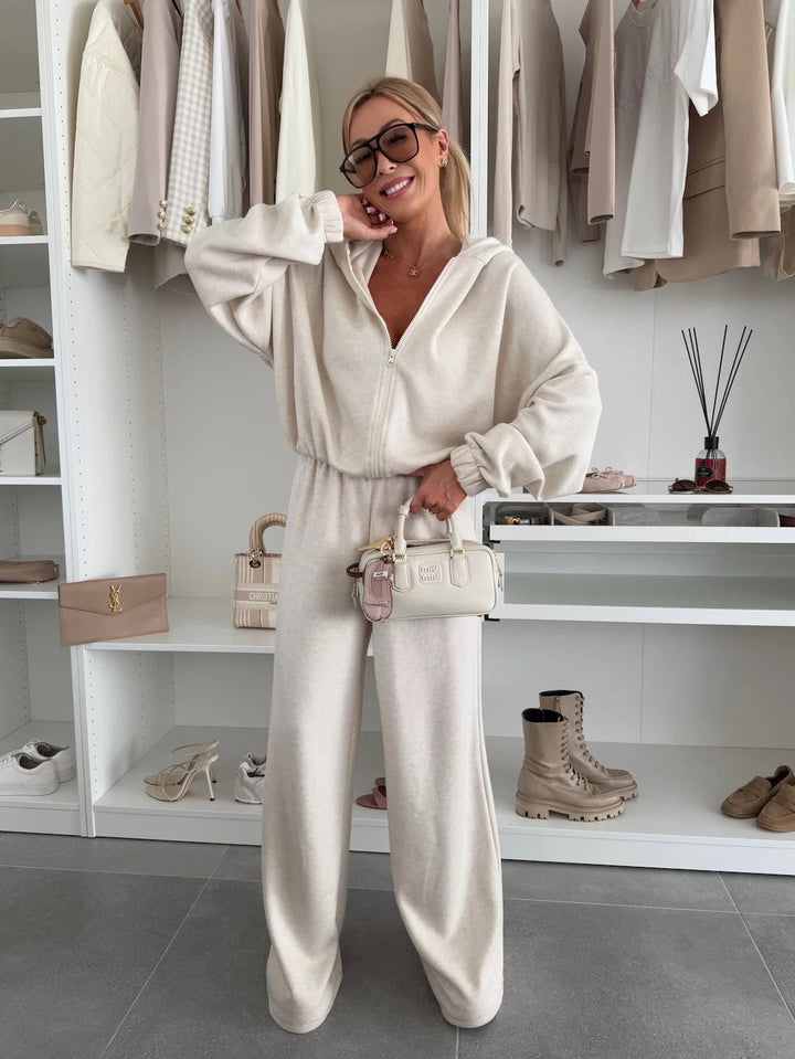 Women's Loungewear Suit Made Of Soft Fleece with Hood and Loose Fit Lune London