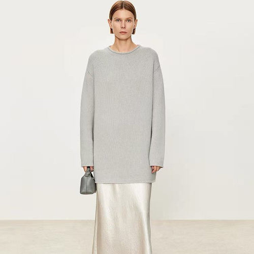 Comfortable knitted sweater for women with a loose fit and round neck Lune London