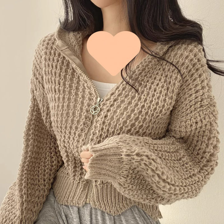 Ladies comfortable cardigan with sporty zipper closure and cozy material Lune London