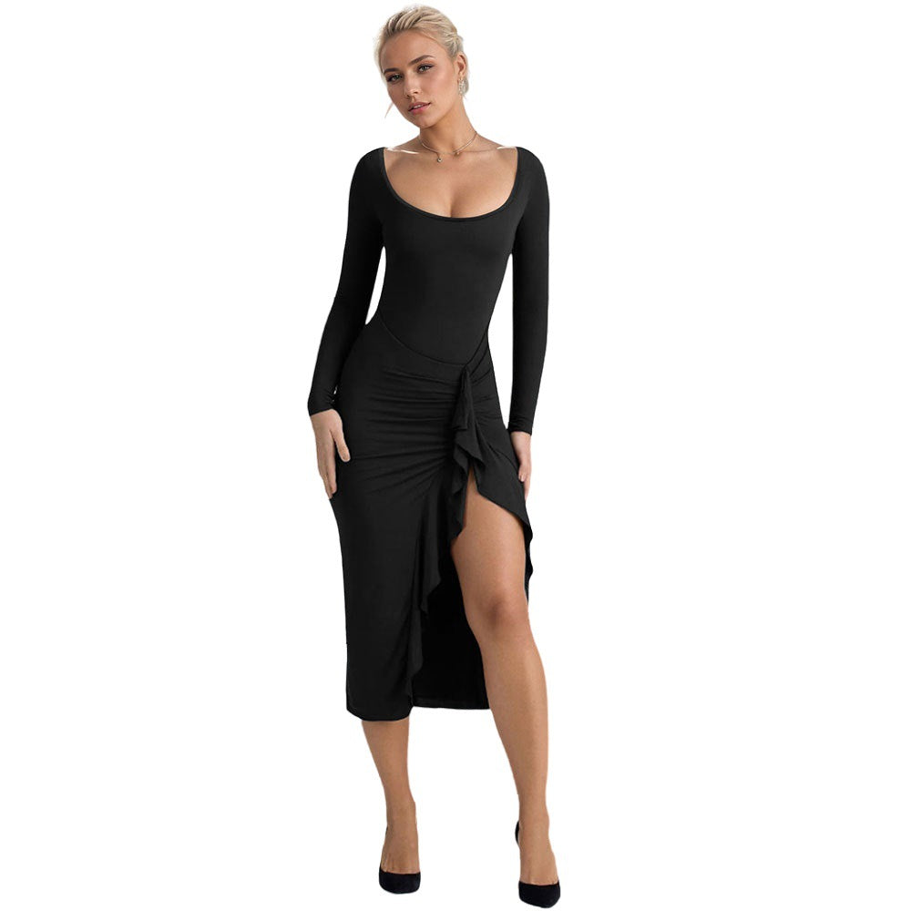 Robe à manches longues flatteuse pour la silhouette avec fente sur le côté et détails drapés Chic & Stil