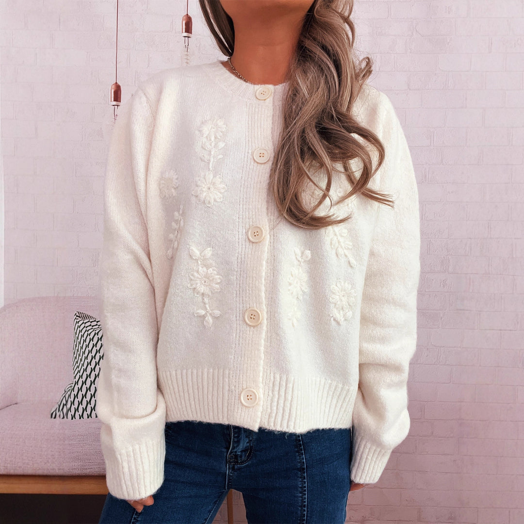Cardigan en tricot ample pour femmes avec des appliques florales et des détails de boutons Chic & Stil