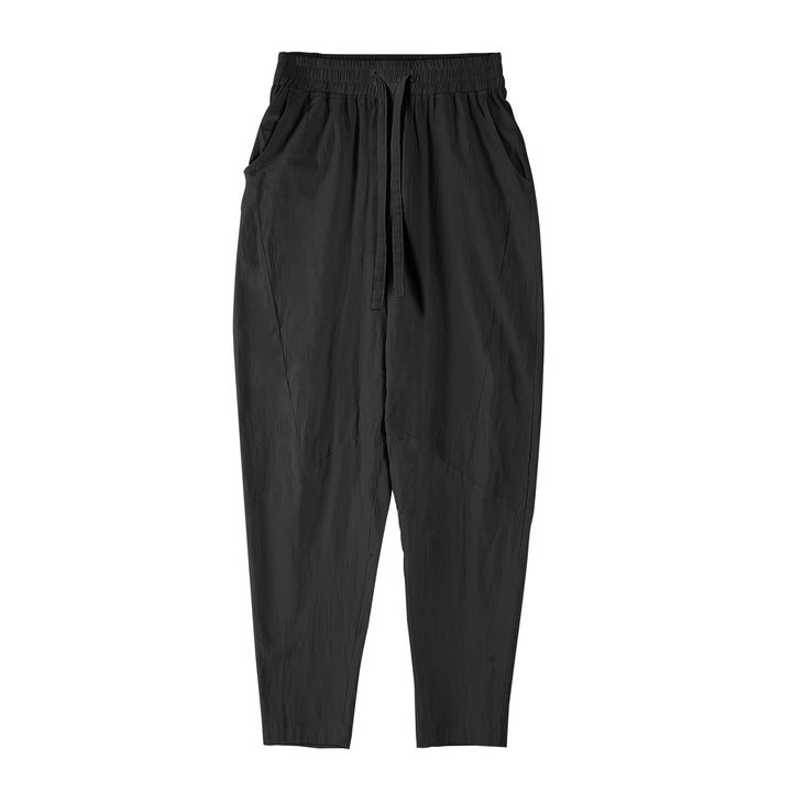 Light casual pants for men with elastic waist and practical side pockets Lune London