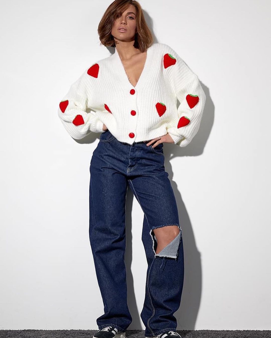 Lady cardigan with fruit application design Lune London