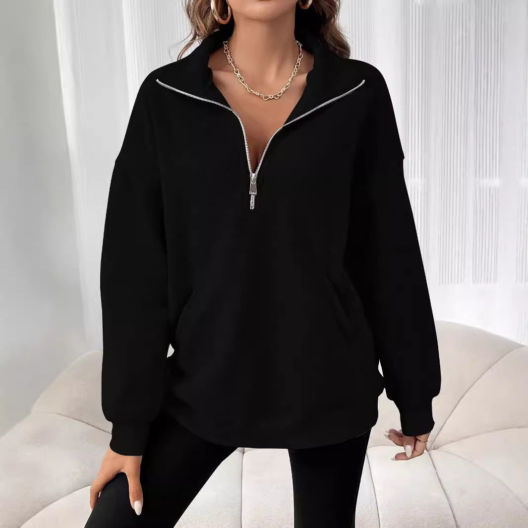 Casual women's sweater with short zip and kangaroo pocket Lune London