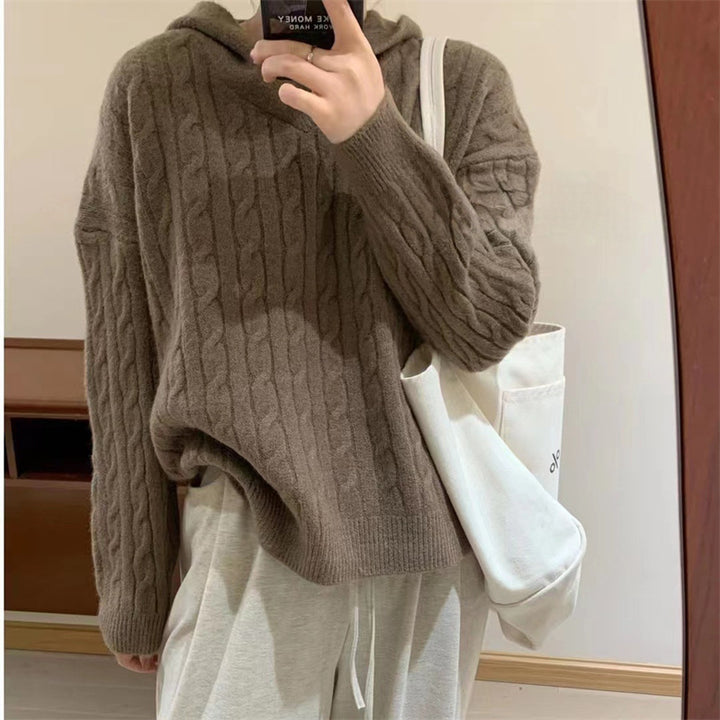 Pull tricoté confortable pour femmes avec capuche et motif en cable Chic & Stil