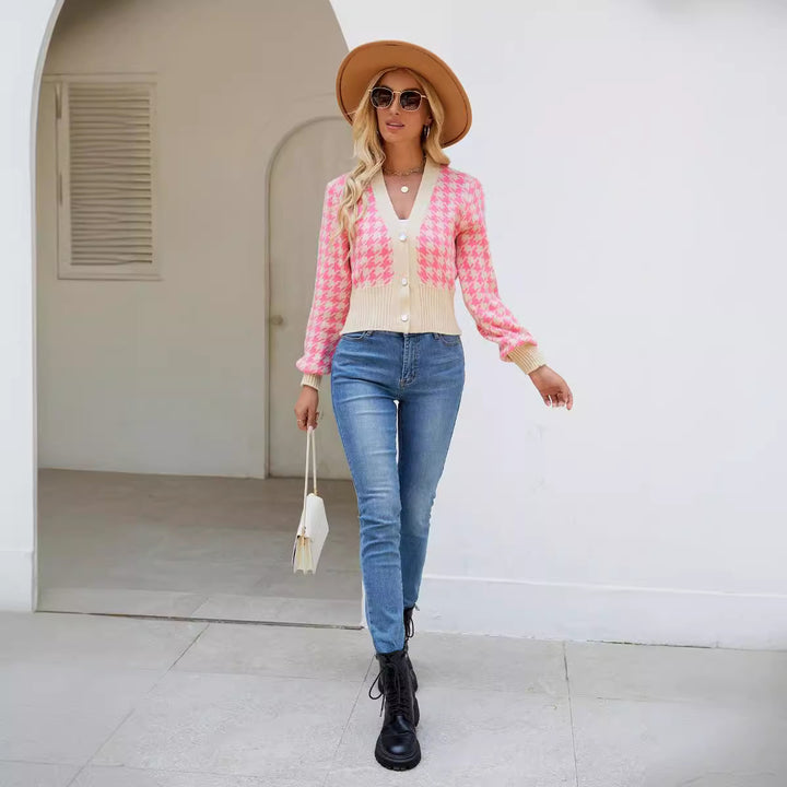 Ladies fashionable cardigan sweater with a trendy houndstooth pattern Lune London