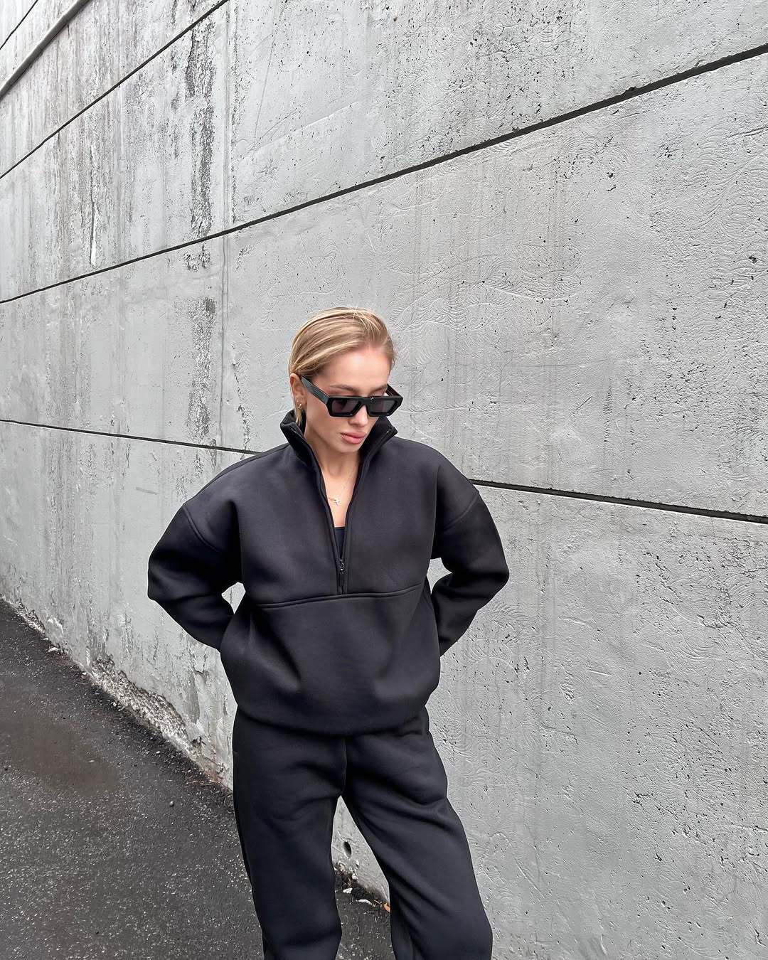 High-performance women's sweatshirt in fleece with high collar and zip Lune London