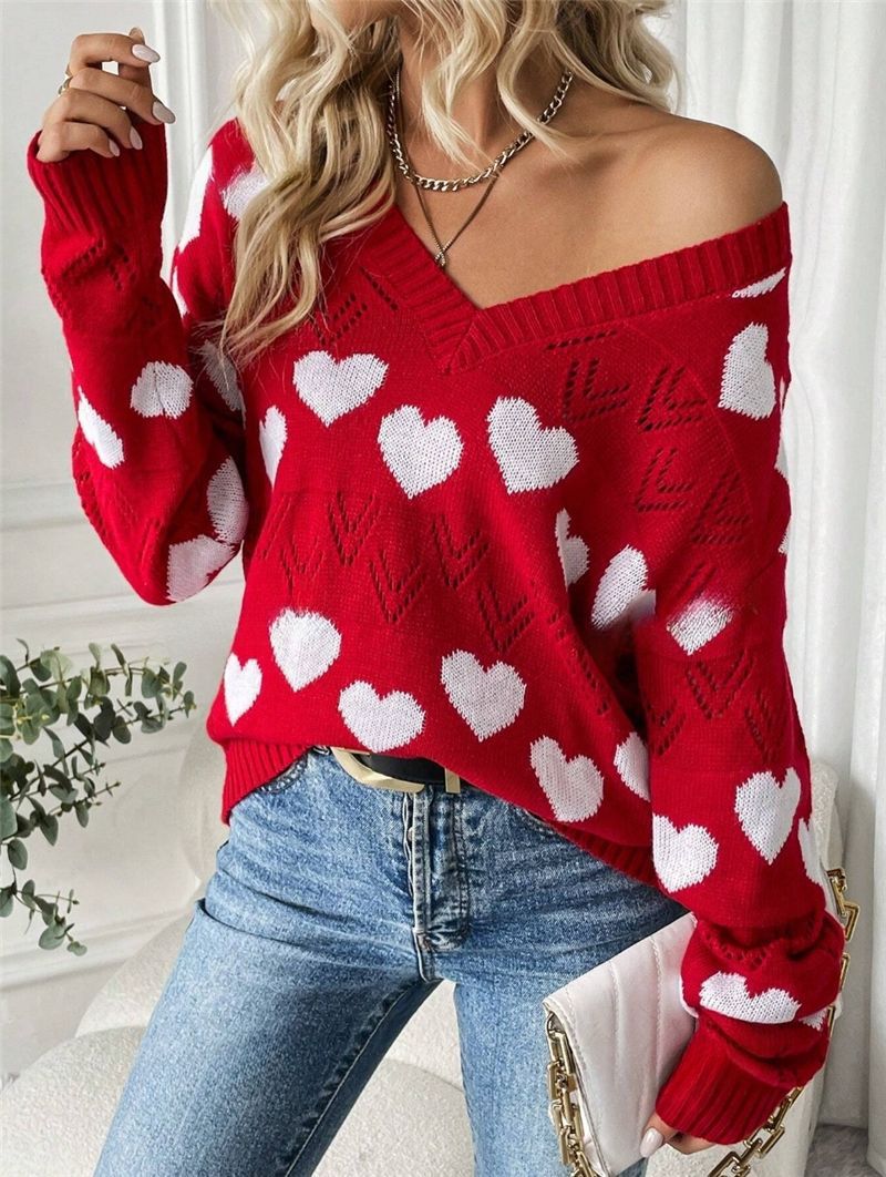 Women’s plush sweater with heart-shaped pattern and V-neck Lune London