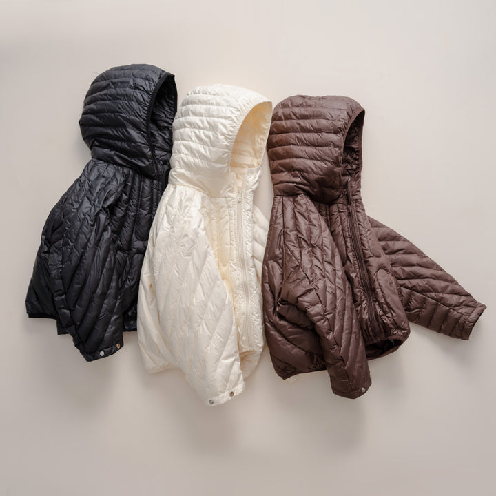 Women's quilted jacket with hood and chic and stylish design