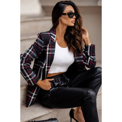 Oversized plaid blazer for women in a modern style with elegant details Lune London