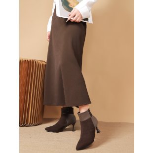 Ladies Elegant Boot with a Chic Block Heel and Fashionable Lune London