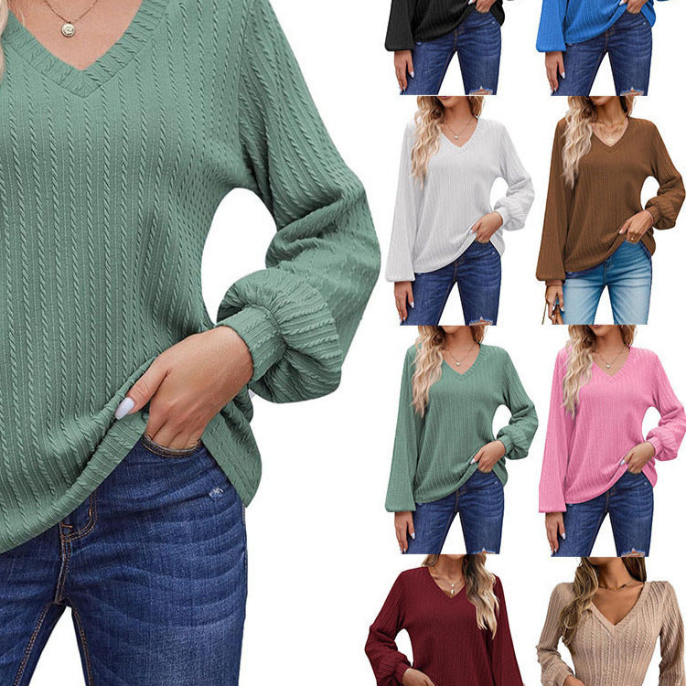 Women's knit sweater with a fine ribbed texture and a casual V-neck Lune London