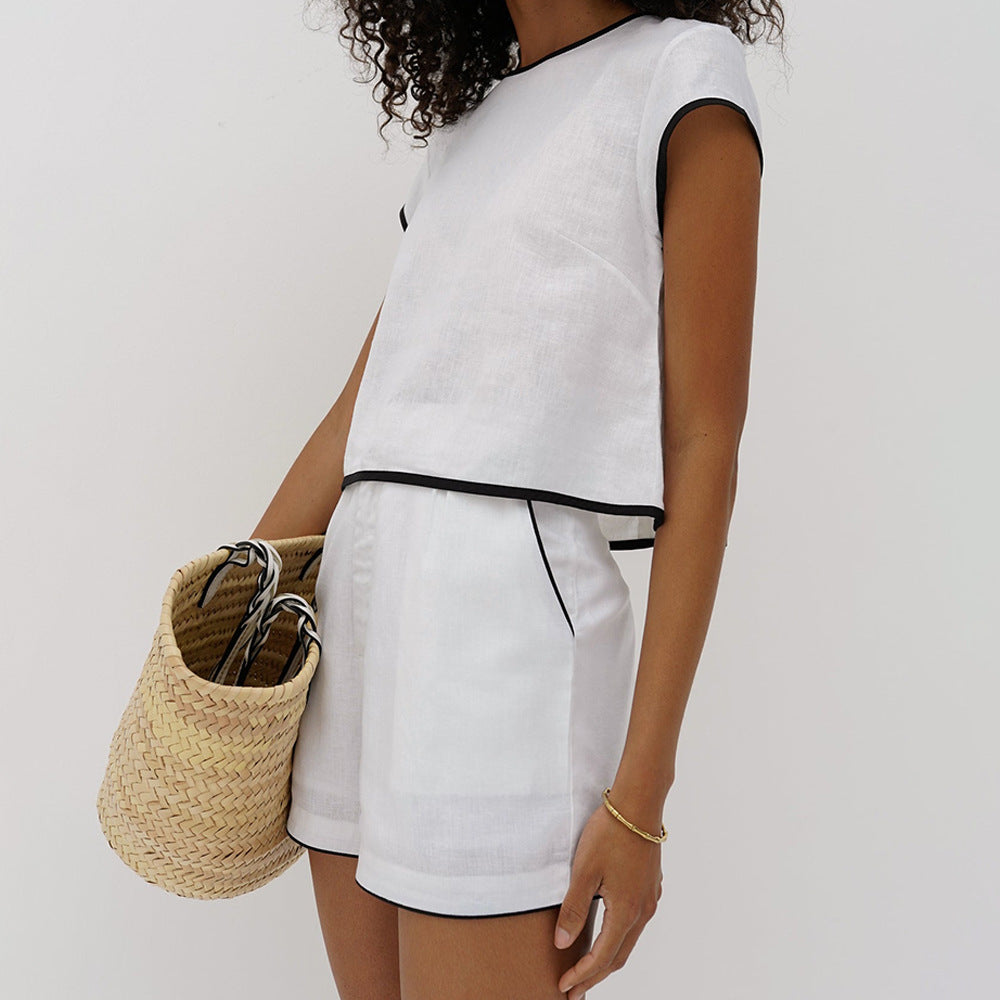 Leisurewear for women with a chic sporty look and style