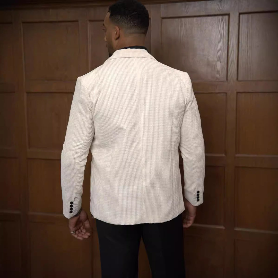 Modern structured jacket for men with chic and stylish details