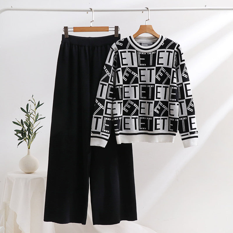 Casual knitted loungewear set for women with graphic pattern and loose fit Lune London