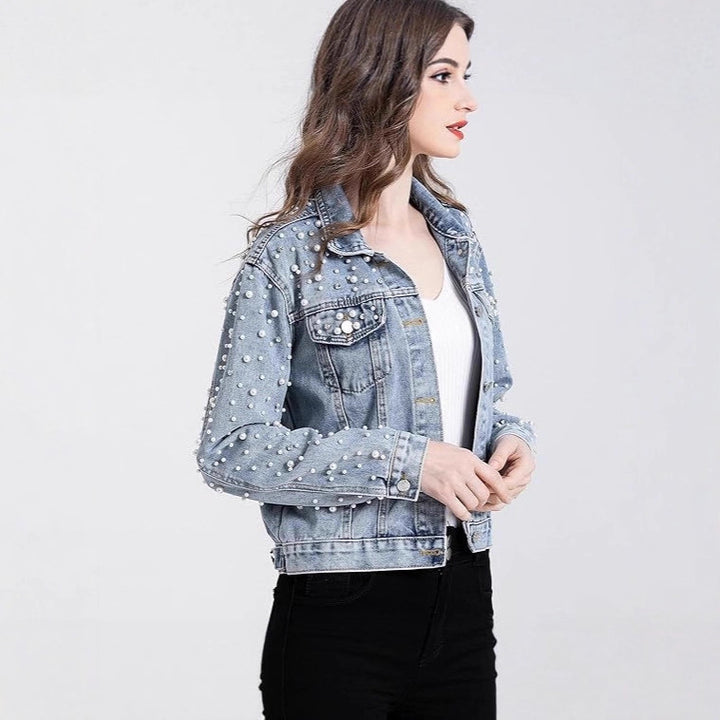 Veste en denim pour femmes avec des embellissements en perles Chic & Stil