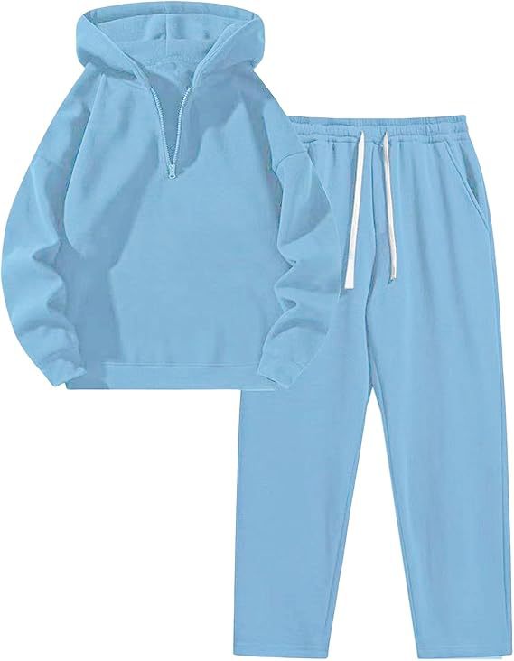 Women's sporty hoodie set with practical zip jacket and comfortable jogging pants Chic & Stil