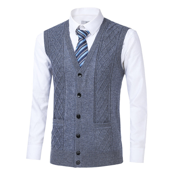 Elegant knitted vest for men with diamond pattern and practical pockets Lune London