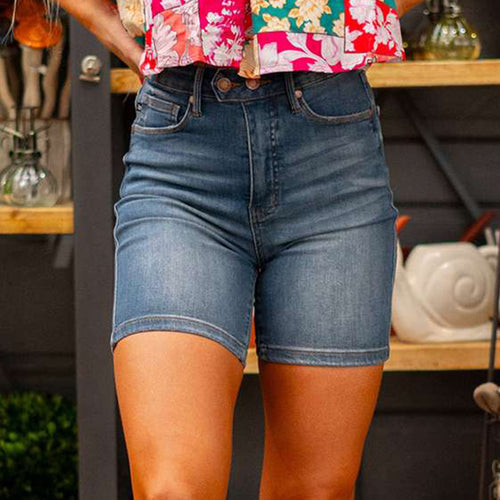 Ladies High-Waist Denim Shorts in a figure-hugging cut Lune London