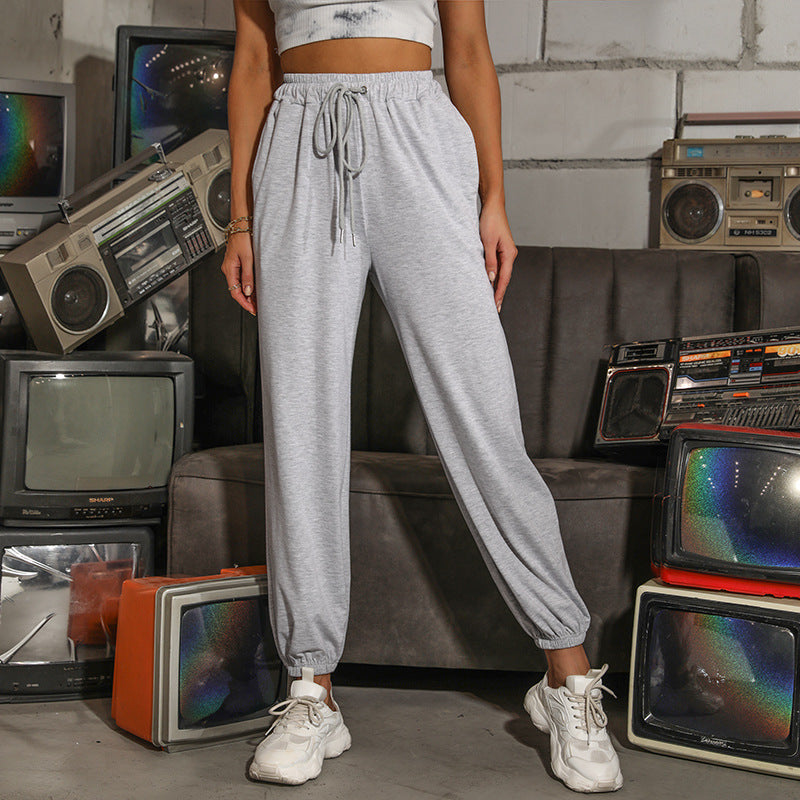 Casual women’s pants with elastic waistband and side pockets Lune London