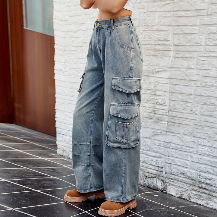 Women's wide fit casual cargo pants with practical side pockets Lune London