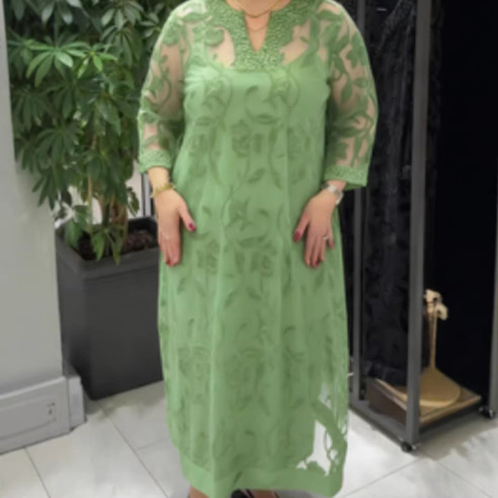 Robe maxi élégante pour femme en voile avec des embellissements en dentelle Chic & Stil