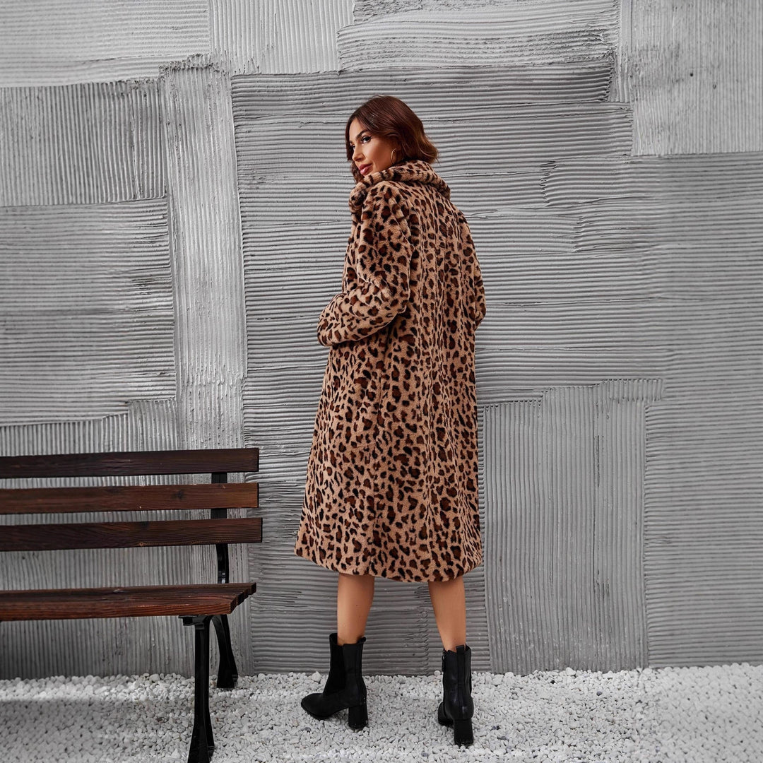 Ladies Elegant Faux Fur Jacket with Chic Leopard Print and Style