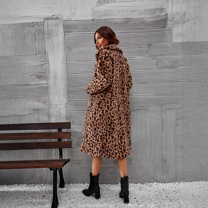 Ladies Elegant Faux Fur Jacket with Chic Leopard Print and Style