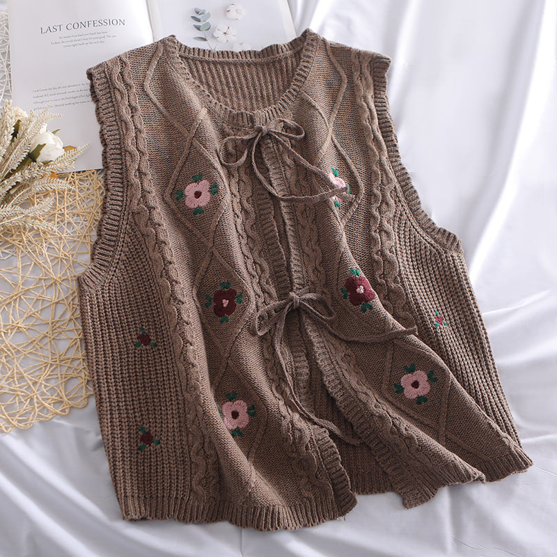 Gilet en tricot pour femmes avec broderie florale romantique Chic & Stil