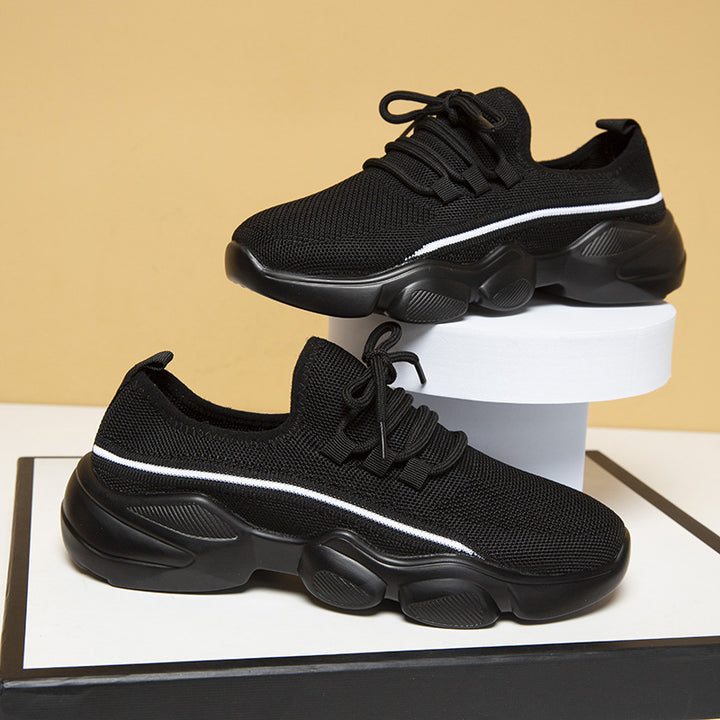 Breathable women's sneakers with cushioning sole and elastic upper Lune London