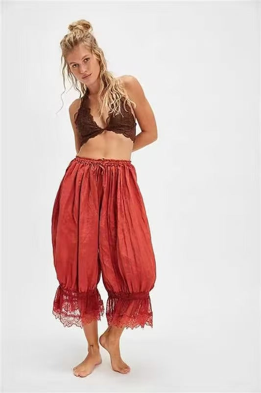 Ladies airy and elegant culotte with lace decoration Lune London