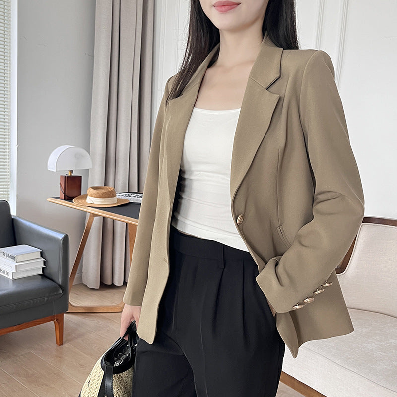 Elegant blazer jacket for women with structured cut and practical pockets Lune London