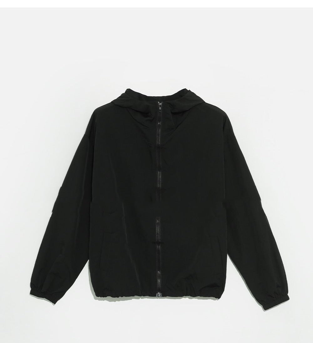 Veste légère fonctionnelle à capuche pour femmes Chic & Stil