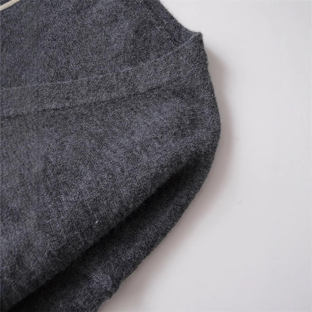 Ladies Short Knit Vest with V-Neck and Button Details Lune London