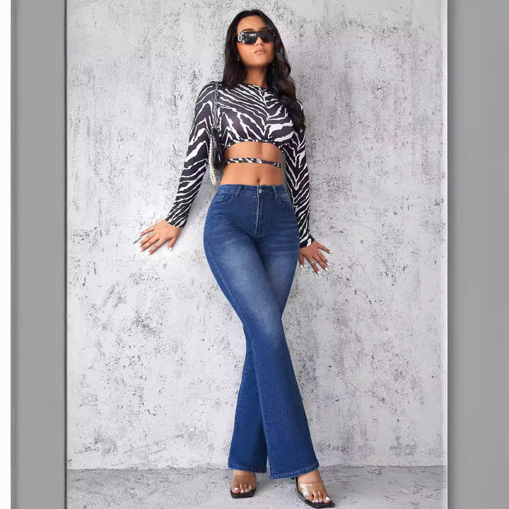 Fitted short top for women with long sleeves and unique Chic & Stil design
