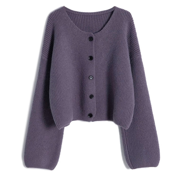 Trendy short cardigan for women with a fine ribbed structure and Lune London button details