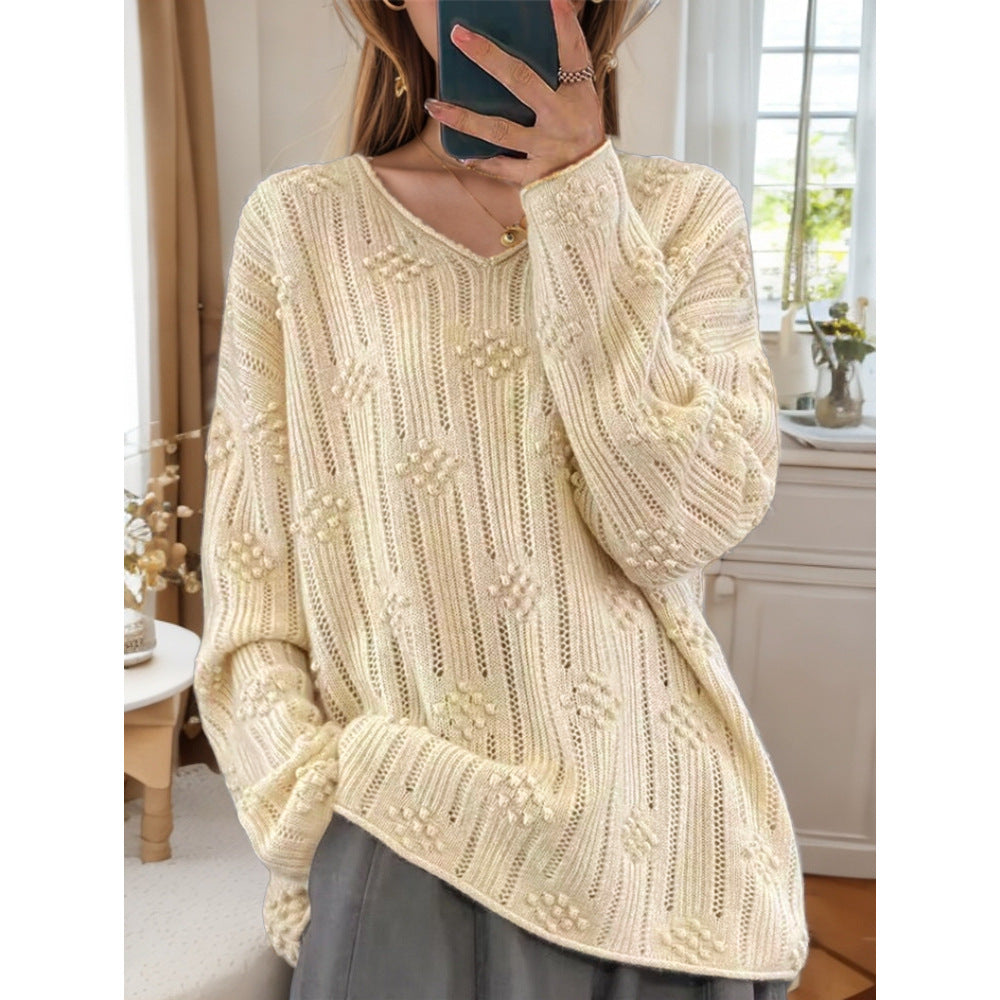 Knit sweater for women with detailed pattern and V-neck Lune London
