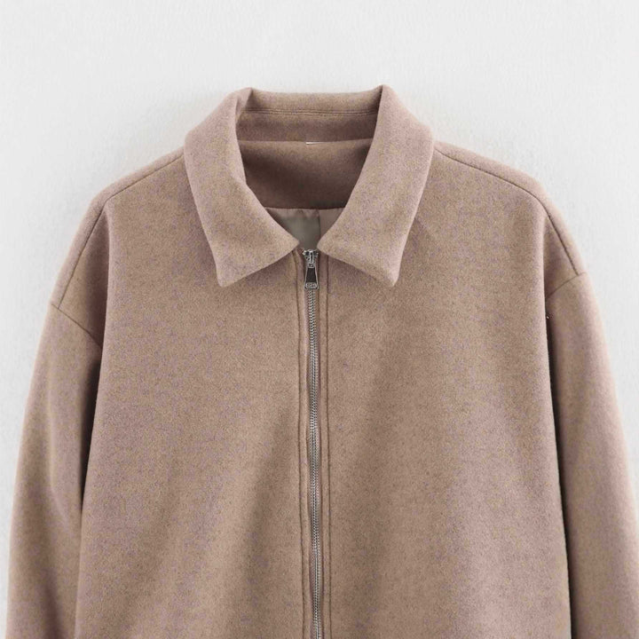 Cropped jacket for ladies with a modern fit and a decorative zipper Lune London