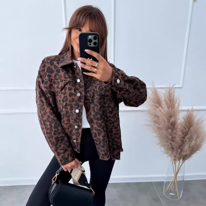 Veste en jean décontractée pour femmes avec imprimé animal et ourlet à franges Chic & Stil