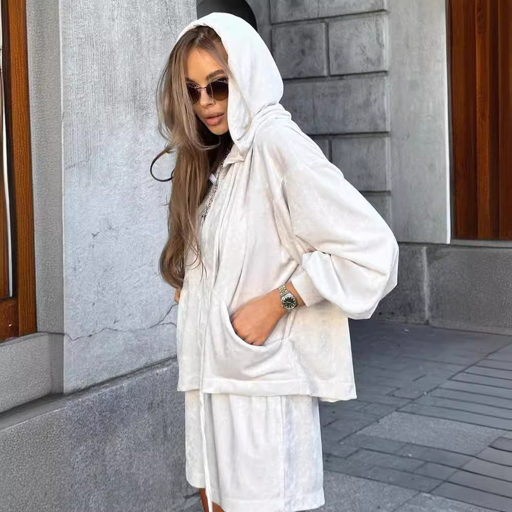 Women's sporty hoodie set with cozy fabric and practical pockets Lune London