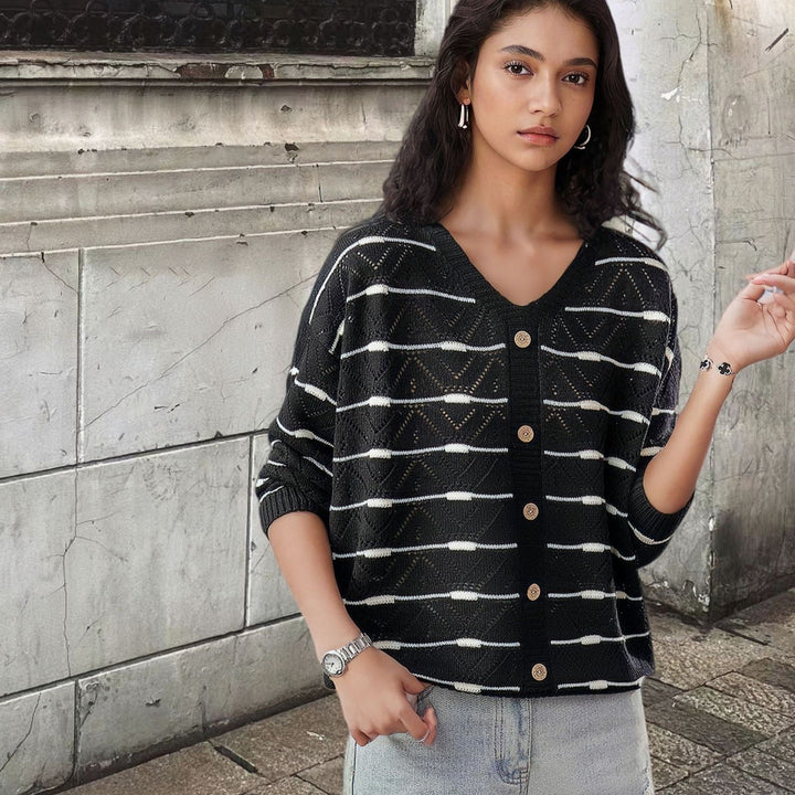Knit jacket for women with an elegant V-neck and a fine Lune London pattern
