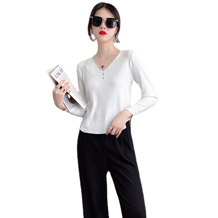 Ladies elegant knitted top with V-neck and ribbed texture Chic & Stil
