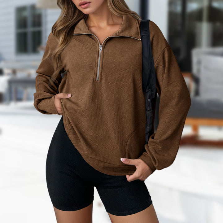 Casual hooded sweatshirt for women with zipper and practical pockets Lune London