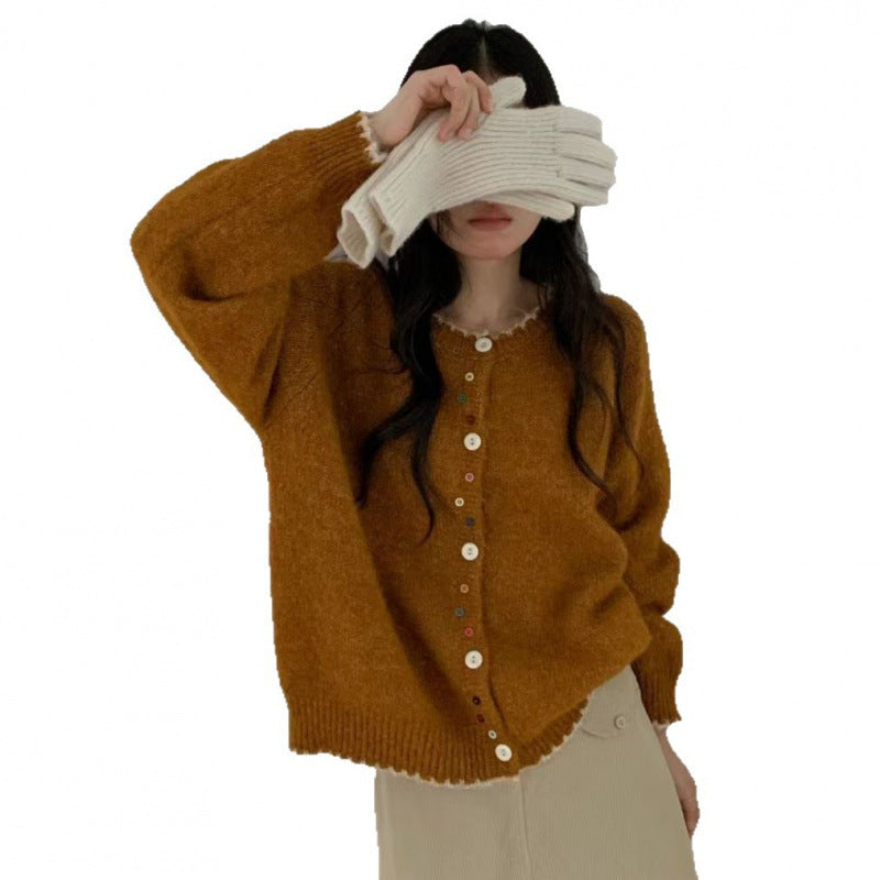 Cardigan femme confortable avec des détails de boutons colorés et une coupe décontractée Chic & Stil