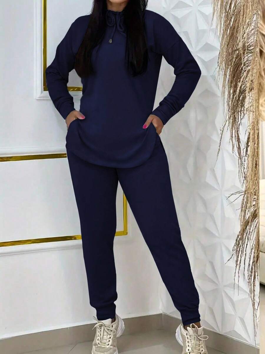 Ensemble lounge sportif pour femmes avec capuche et poches pratiques Chic & Stil